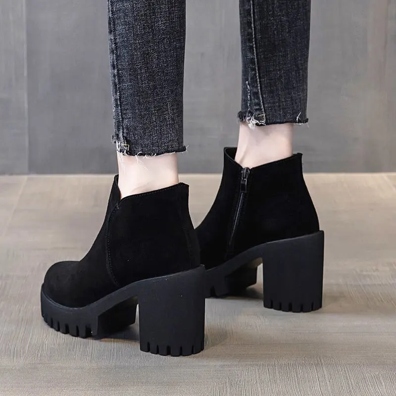 Sexy Thick-soled New Winter Casual Elegant Warm and Comfortable Black Round Toe Square Heel Short Boots for Women