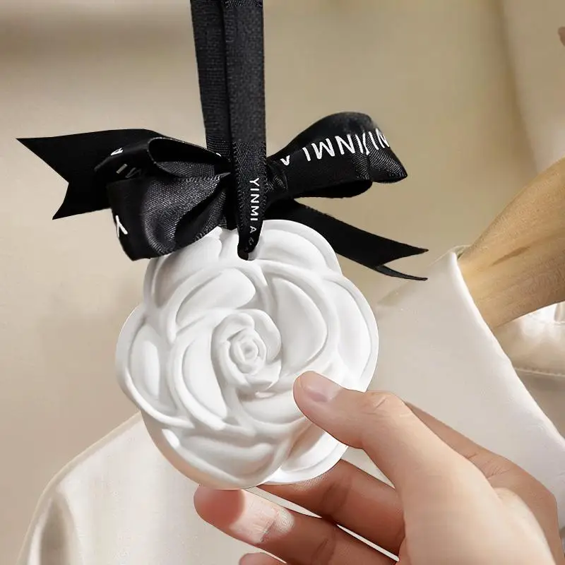 

Matarile Camellia Blossom Plaster Aromatherapy Pendant Solid Air Purifying Balm Aromatherapy Plaster Wax Car Perfume Pendant Air