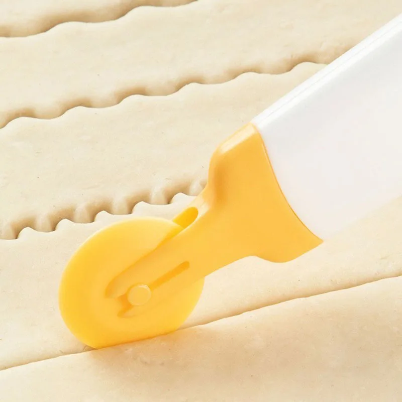 أداة الخبز البلاستيكية سحب صافي عجلة البيتزا المعجنات شعرية الأسطوانة القاطع للعجين كوكي فطيرة الحرفية اكسسوارات المطبخ