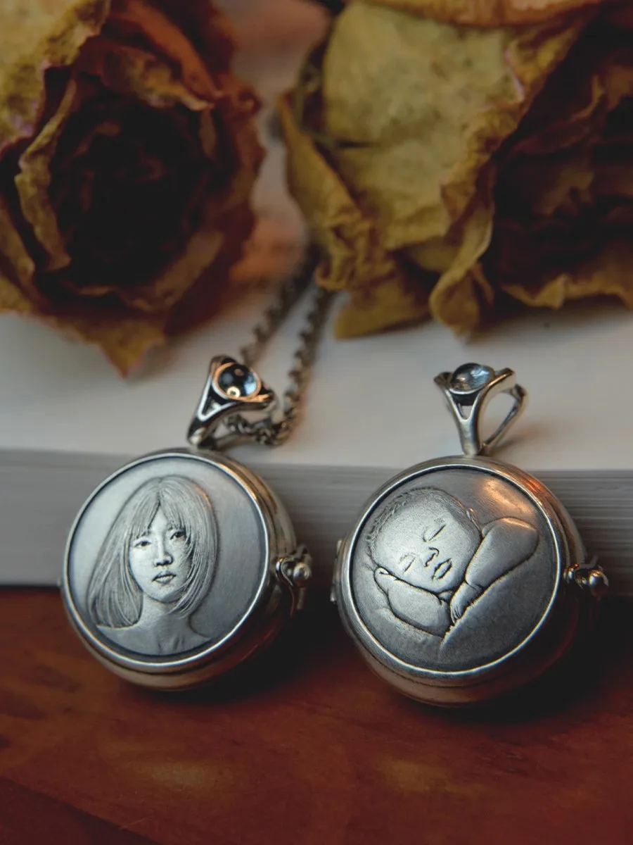 

MengG Customized Photo Real S925 Protect Owner Small Box Necklace Relief Pendant Gau Box Couple Parent-child Gift hand engrave