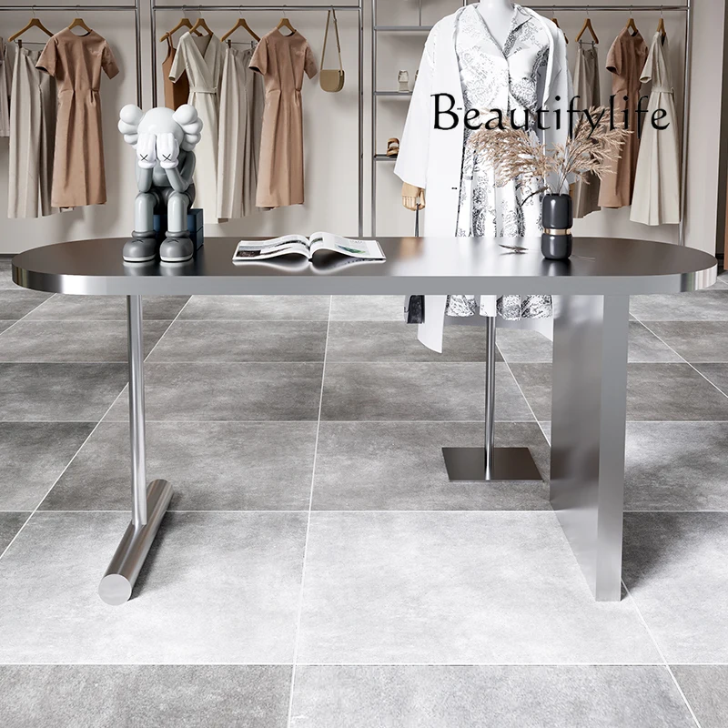Clothing store display table Women's clothing store Stainless steel Nakajima Taiwan water table Display table in the middle