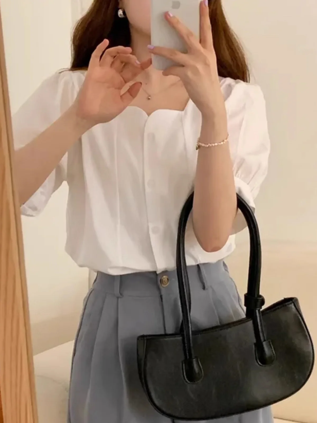 

Chic Summer ort Sve Single Button White irt Women's Design Bubble Sve Top Korean Sle Loose Fit Commute Wear