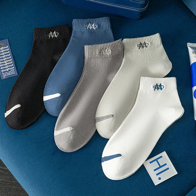 

Men's Embroidered Letter Low Top Short Socks Black and White Cotton Socks Sports Academy Style Breathable Youth Boat Socks