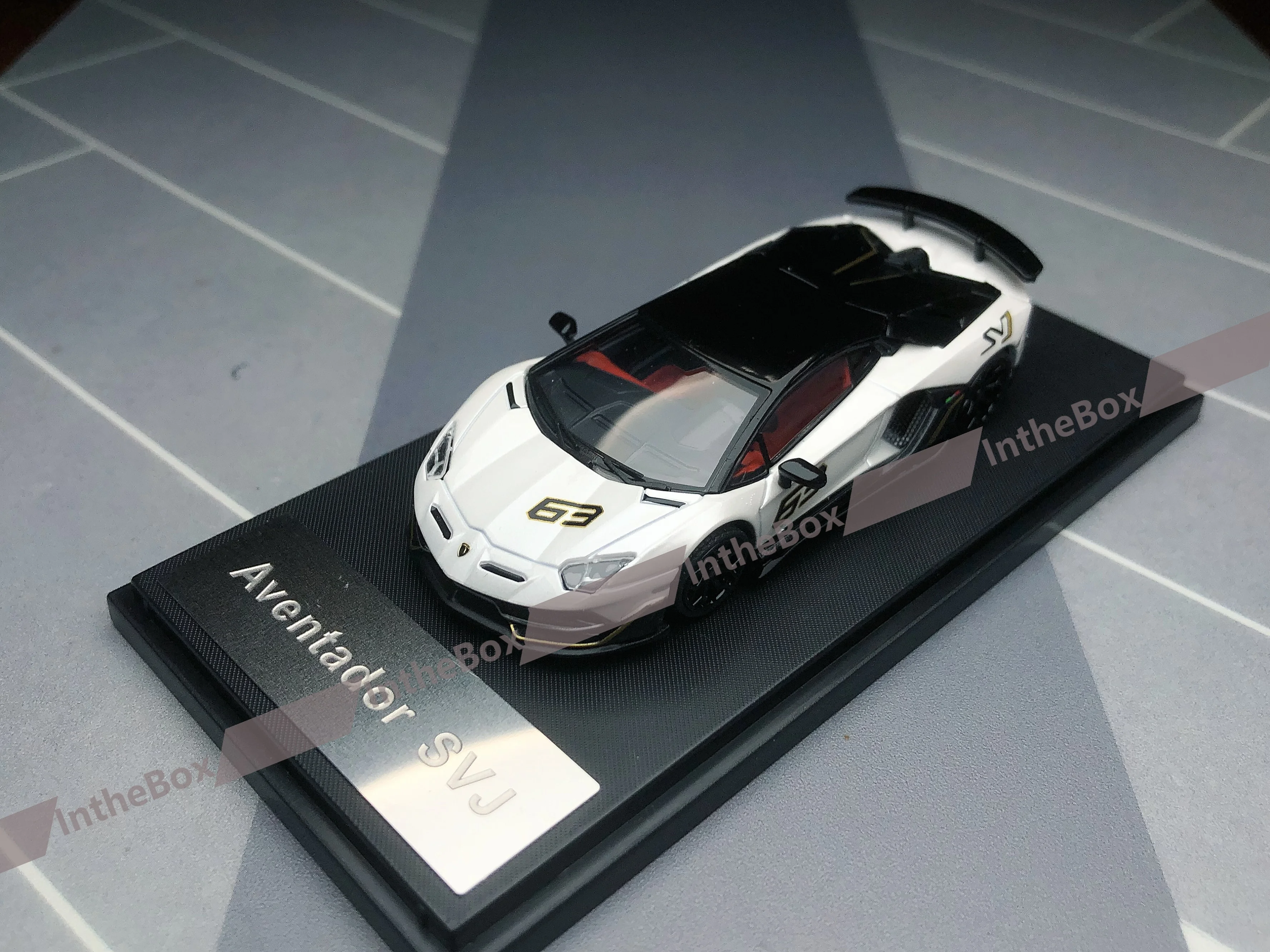 

Rhino Model 1:64 Aventador SVJ Super Racing Sport Model Diecast Metal Car Collection Limited Edition Hobby Toys