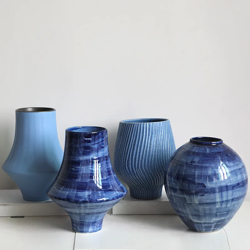 

Элегантная керамическая ваза с сине-белой глазурью, украшение для дома, для цветочных композиций
