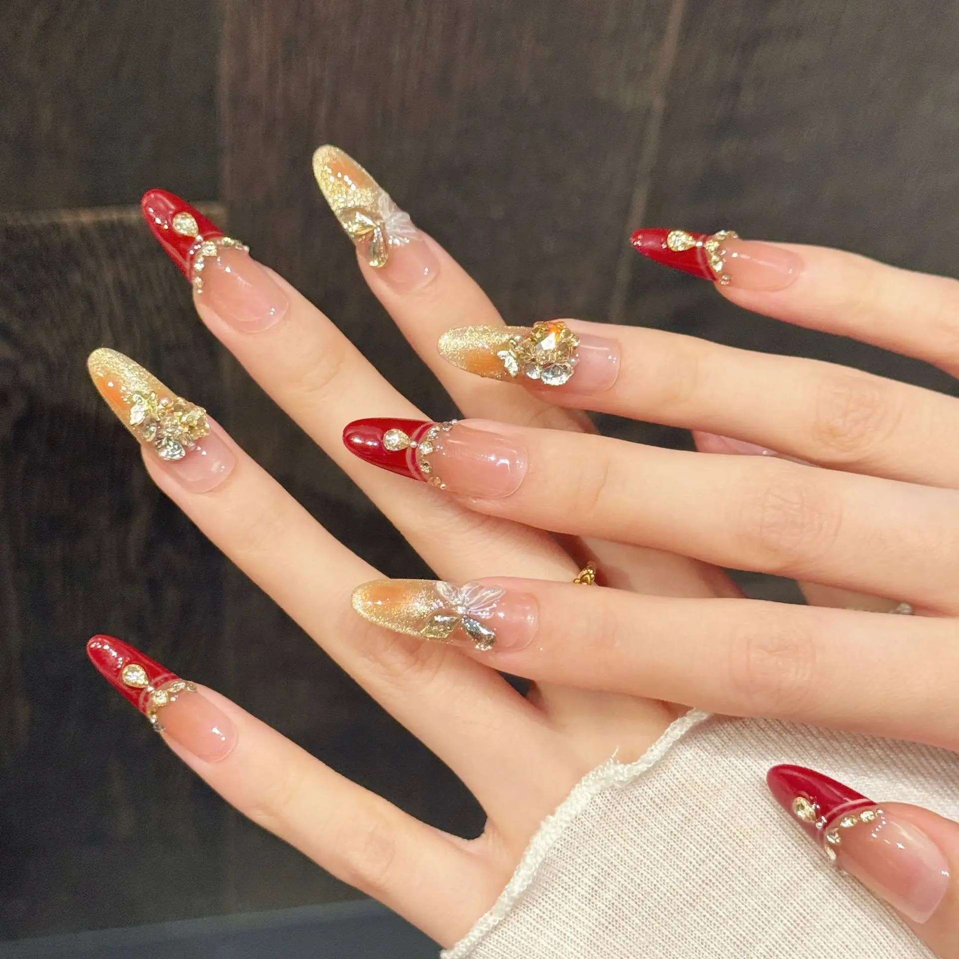 10 Stück luxuriöse handgefertigte Nägel zum Aufdrücken, langes, ovales, handbemaltes Katzenaugen-Design mit 3-teiligem Werkzeug, selbstklebende Nagelkleber-Tabs