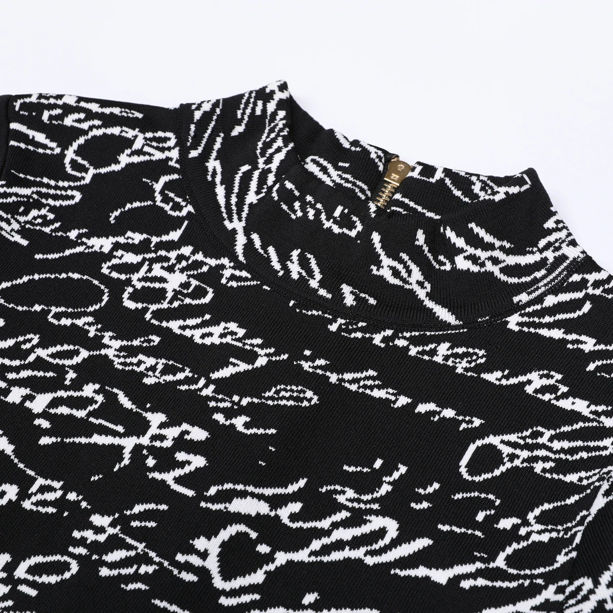 Haute qualité automne et hiver nouvelles femmes à la mode déplacements col rond à manches longues col Semi haut tricoté robe longue populaire