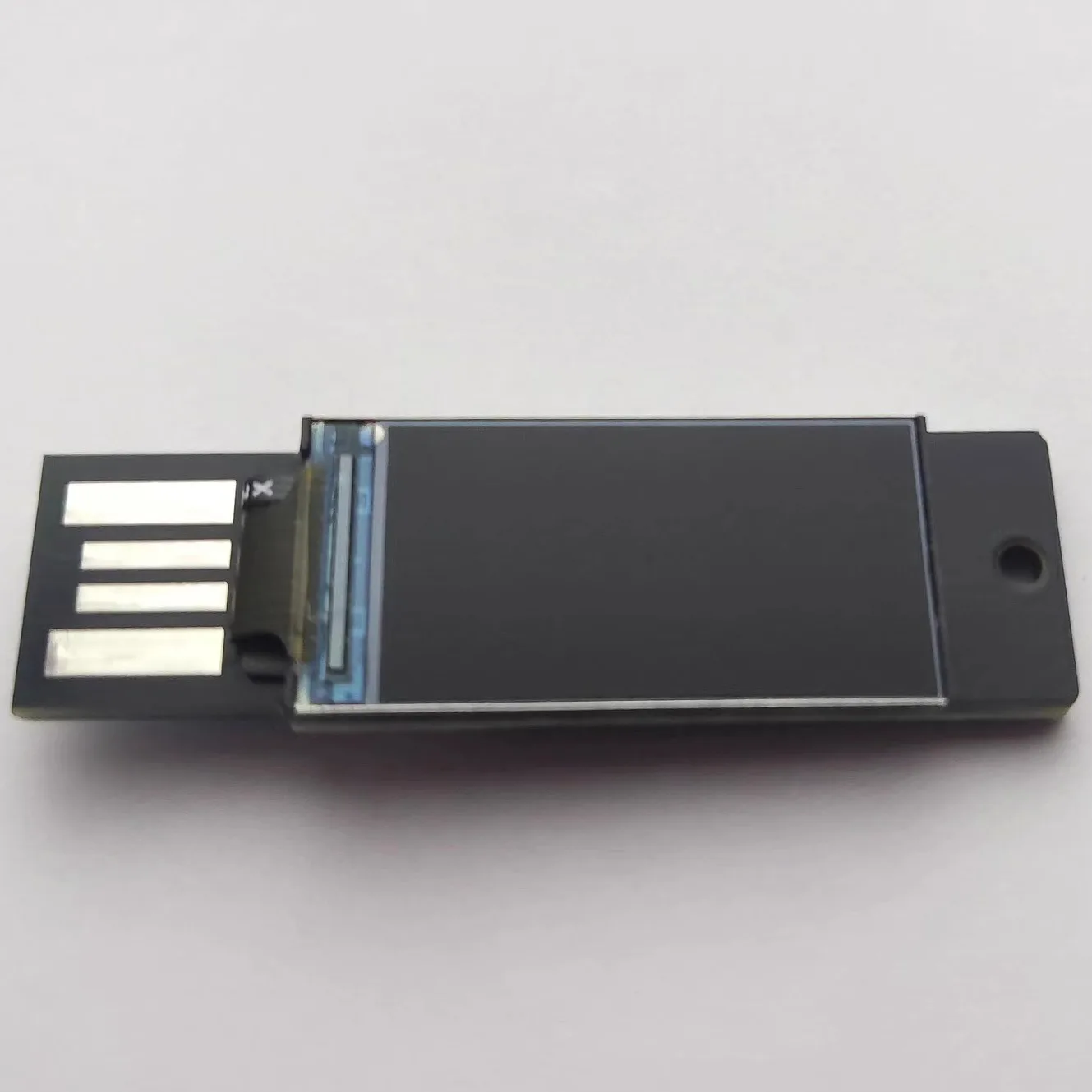 

Настольные часы с USB-монитором и небольшим экраном