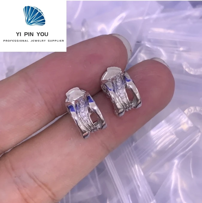 

High Quality High-end S925 Luxurious and Atmospheric Display Personality Zircon Earrings - Anniversary Gift