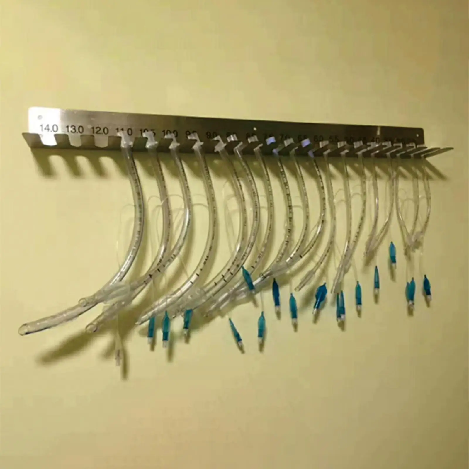 

Endotracheal Tube Holder,Intubation Hanger Storage Organizer Pet Supplies Wall Rack Hanging for Test Cable Use
