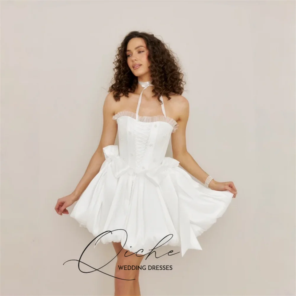 QICHE Moderne Satin-Schleifen, kurze A-Linie-Hochzeitskleider für Damen, trägerlos, mit Perlen verziert, ärmellos, Brautkleid, individuell gestaltet, свадебное платье