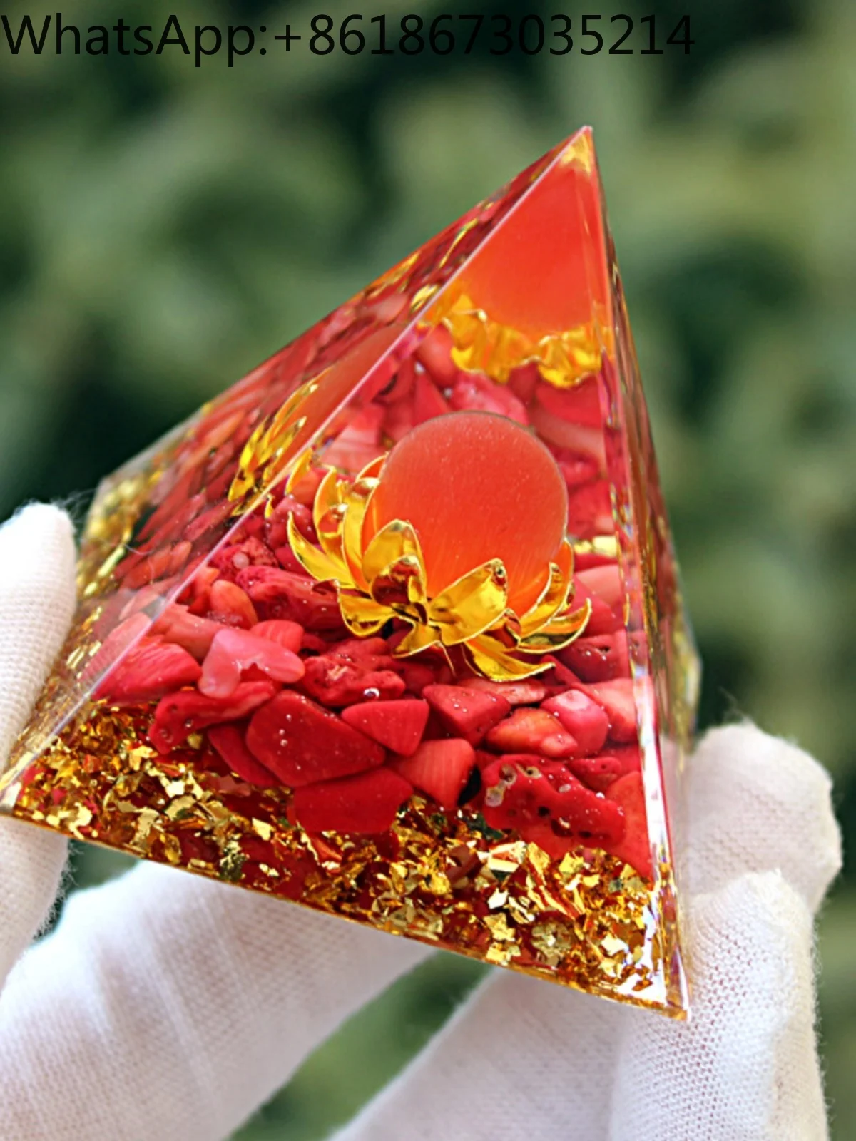 Hot selling crystal ball, crystal crushed stone pyramid, home resin drip glue handicrafts, office desktop ornaments