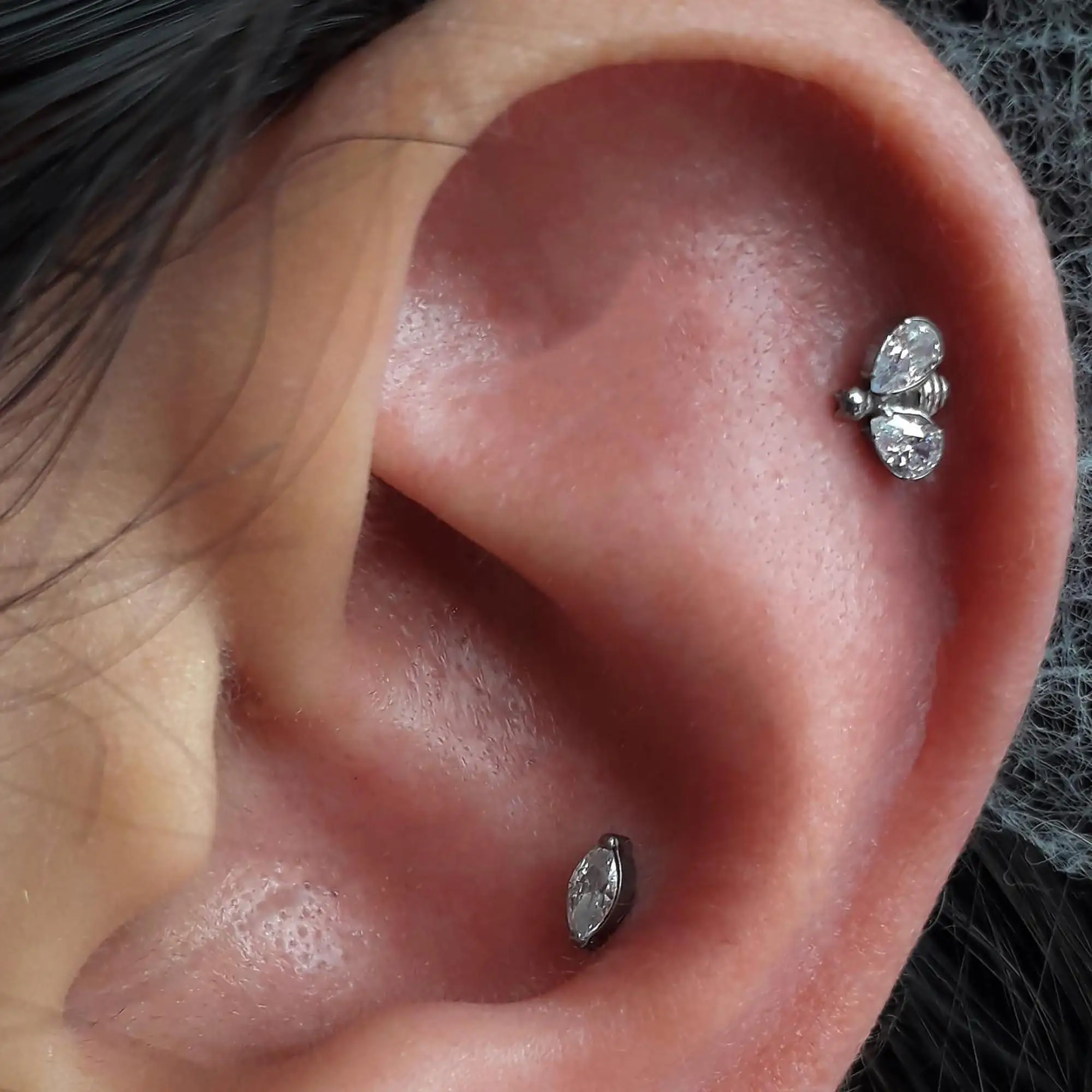 الزنمة محارة اللولب شقة Labret ثقب المجوهرات 16 جرام 6 مللي متر 8 مللي متر ASTM F136 التيتانيوم الغضروف القرط فلاتباك مسمار زرع