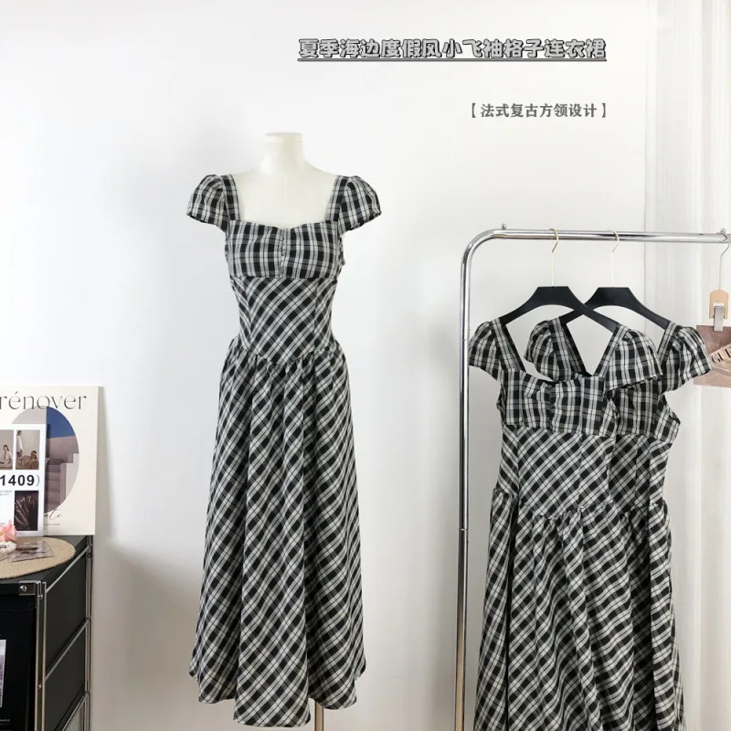 

2025 Small Flutter Sleeve Plaid Women's Summer New French Style High-end Elegant Slimming Long Dress C001