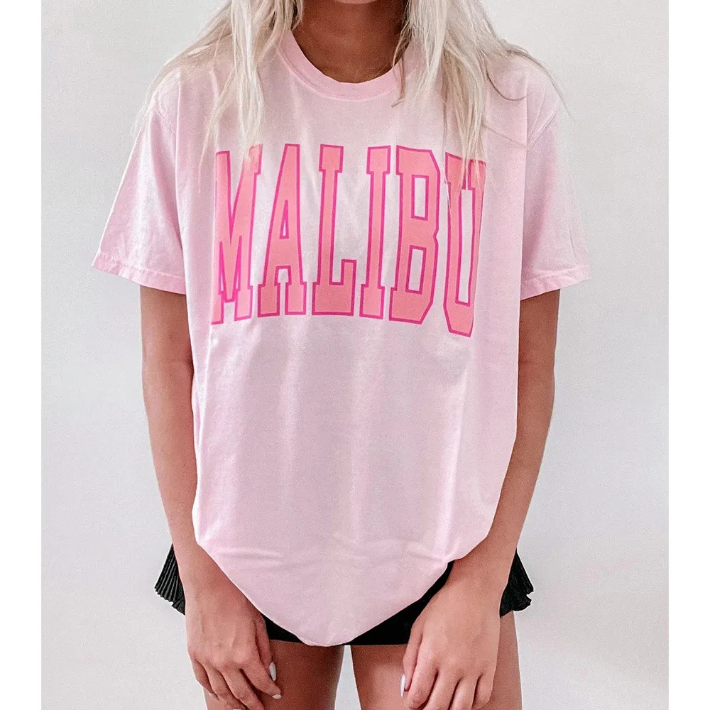 Malibu Nữ Màu Hồng Nữ Tay Ngắn T Áo Sơ Mi Phong Cách Retro Rời Cotton Cổ Tròn Mùa Hè Áo TEE Ins Thời Trang Chữ Cái In Áo Sơ Mi