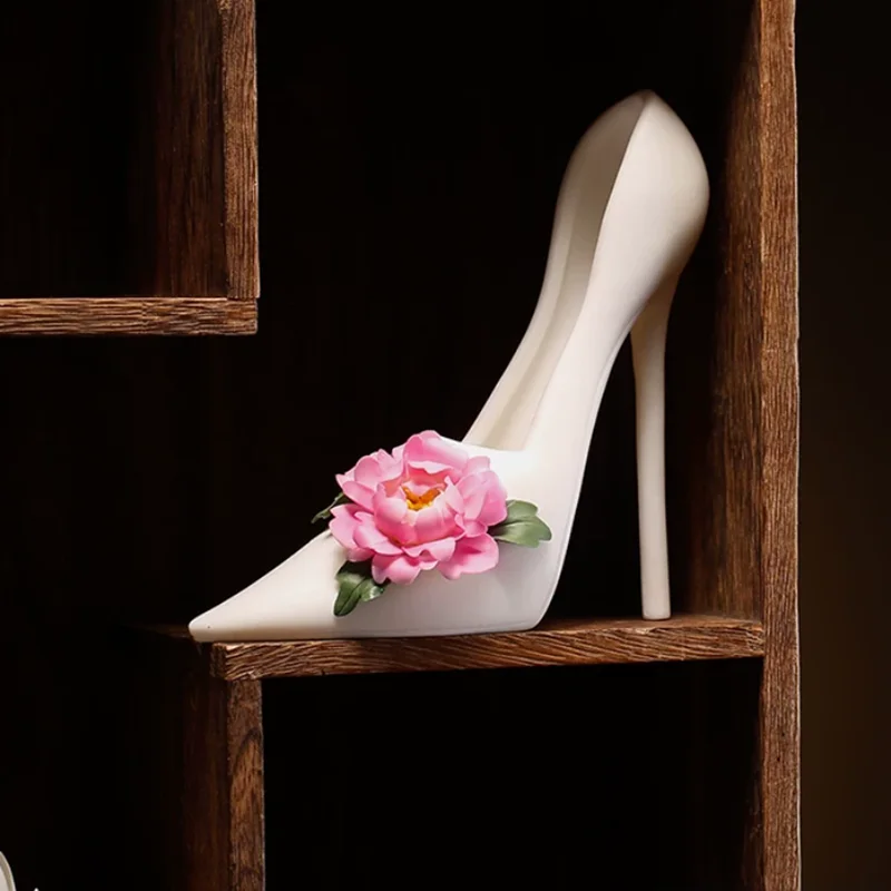 White Porcelain Art Decoration High Heels Ornament, Handmade Peony Flower High Heels, Sculpture Crafts, Living Room Decoration