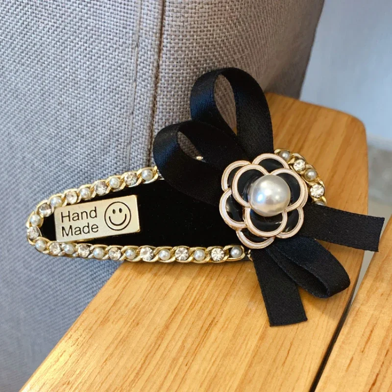 

Korean Sweet Camellia Flower BB Hair Clip Perfect for Women Girls Bow Pearl Elegant Jewelry Accessories Barette Cheveux Femme