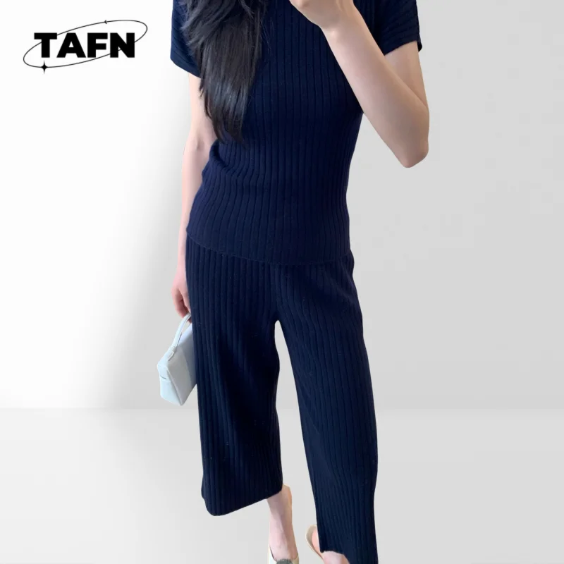 بدلة كشمير جميلة عالية الشارع، نسيج متطور، مجموعة جميلة وعصرية ومريحة للنساء - ComfyAG1915