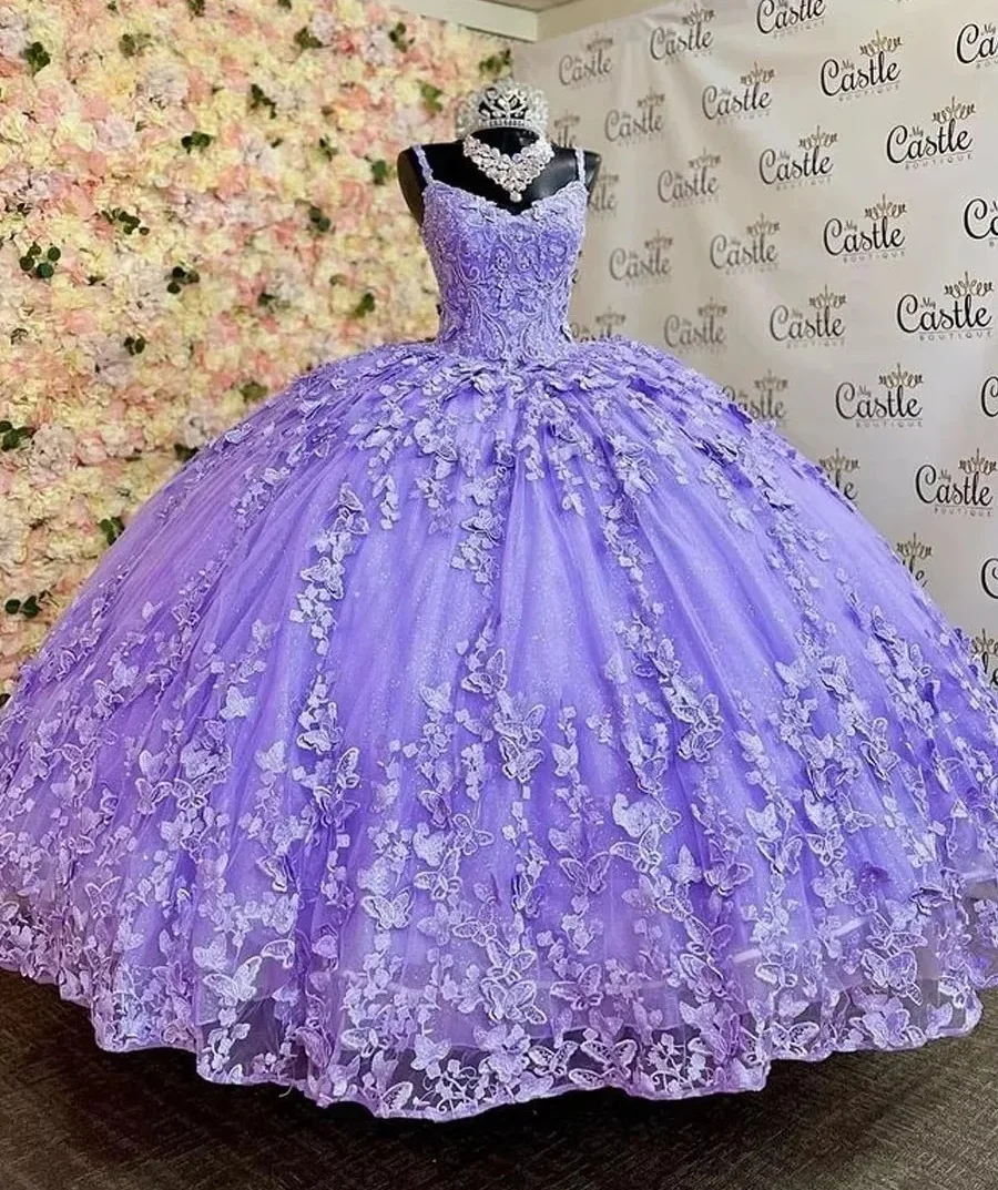 Vestidos de Quinceañera Color Lila, Estilo Charro, con Tirantes Finos, Encaje y Pedrería, Vestidos Mexicanos para Fiesta de 15 Años, Personalizados