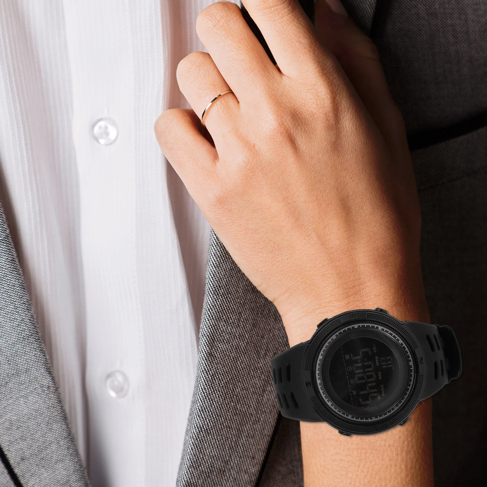 

Step Count Watch Premium Material Timing Function Waterproof Outdoor Watch For Mountain Climbing Sports Wr50M Alarm Calendar