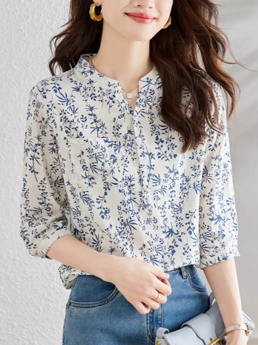 

Женский летний новый топ с художественным сине-белым фарфоровым принтом irt, тонкий семисторонний воротник-стойка, универсальный легкий топ