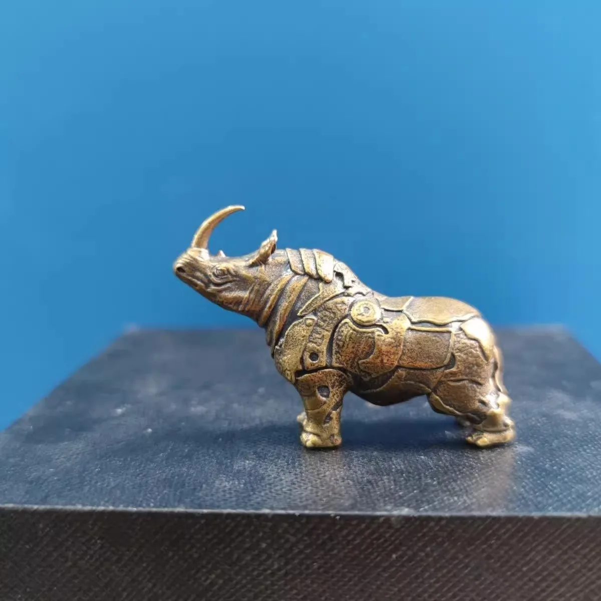 

Mini Brass Rhino Sculpture, Antique Zen Desktop Decor Car Ornament & Micro Landscape zen garden Gift for Home Office