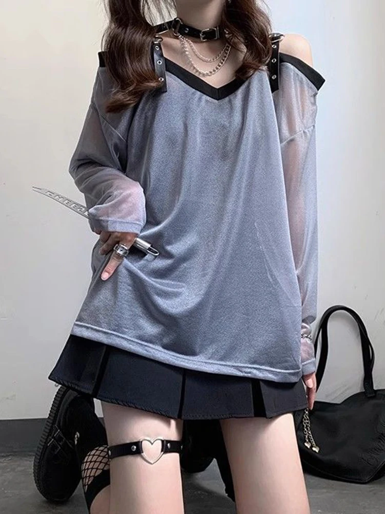2024 women's long sleeved t-shirt, female sexy Korean version, loose fit, student casual fashion, simple off shoulder V-neck top