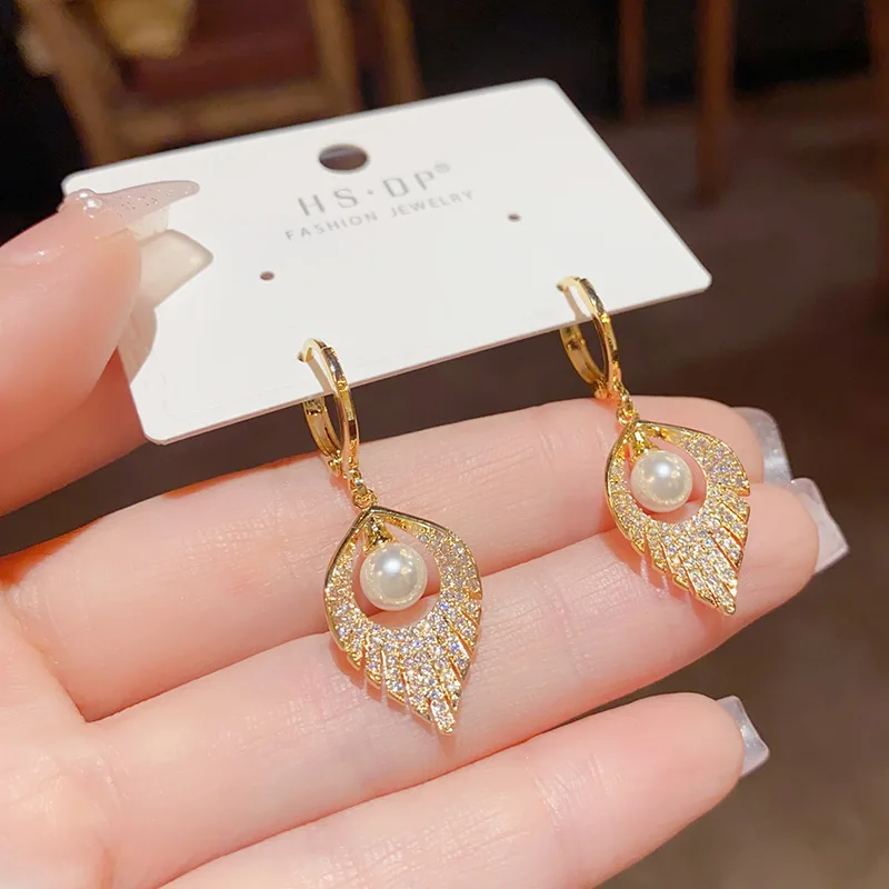 Fashion Unique Design Elegant Exquisite Micropaved Zirconia Pearl Earrings For Women Everyday Accessories Party Jewelry Gifts
