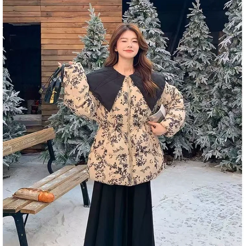 Jaqueta floral com gola Peter Pan para mulheres, novo estilo de inverno, comprimento médio, cintura definida, casaco fino na moda