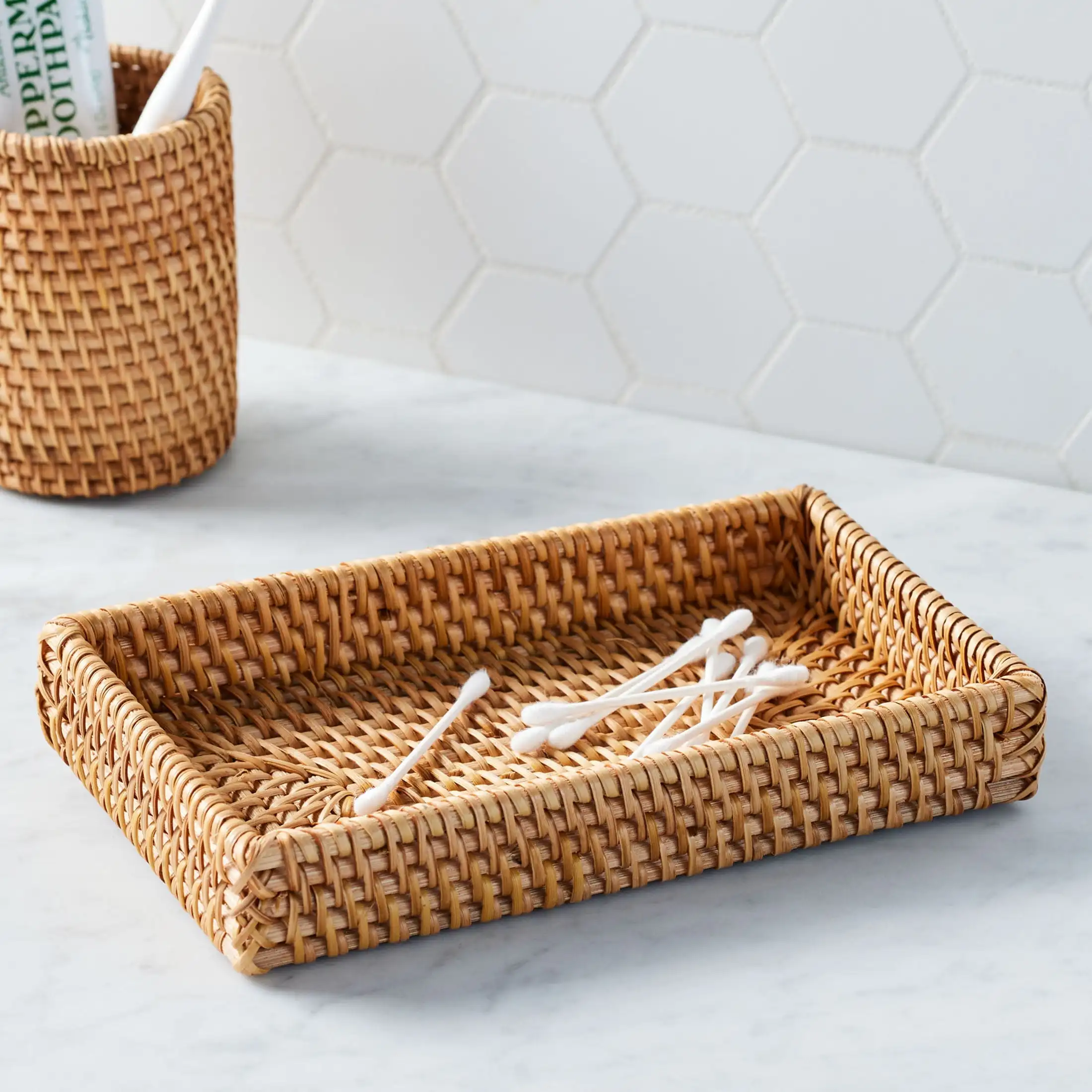 Better Homes & Gardens Banheiro de vime para cosméticos e produtos de higiene pessoal com bordas levantadas, marrom