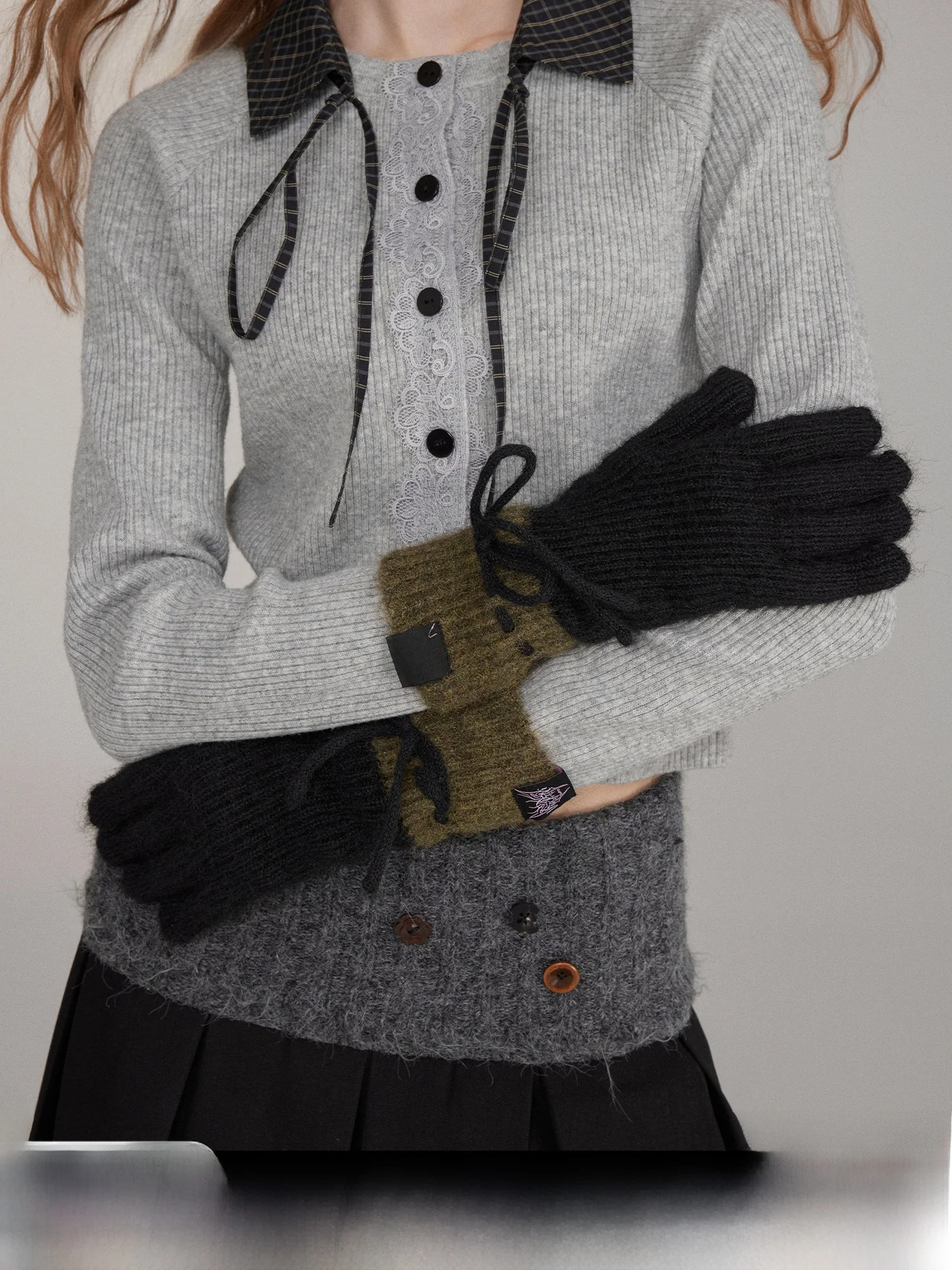 faionable-knot-design-gloves-by-via-pitti-2024-new-collection-polyester-fingered-gloves-for-young-men-and-women
