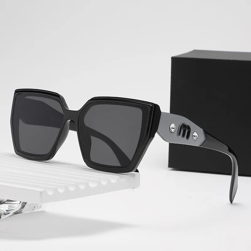 

2025 Polarized Sunglasses - Square Frame UV400 Protection, Lightweight Metal Design for Women, Summer & Travel Essential