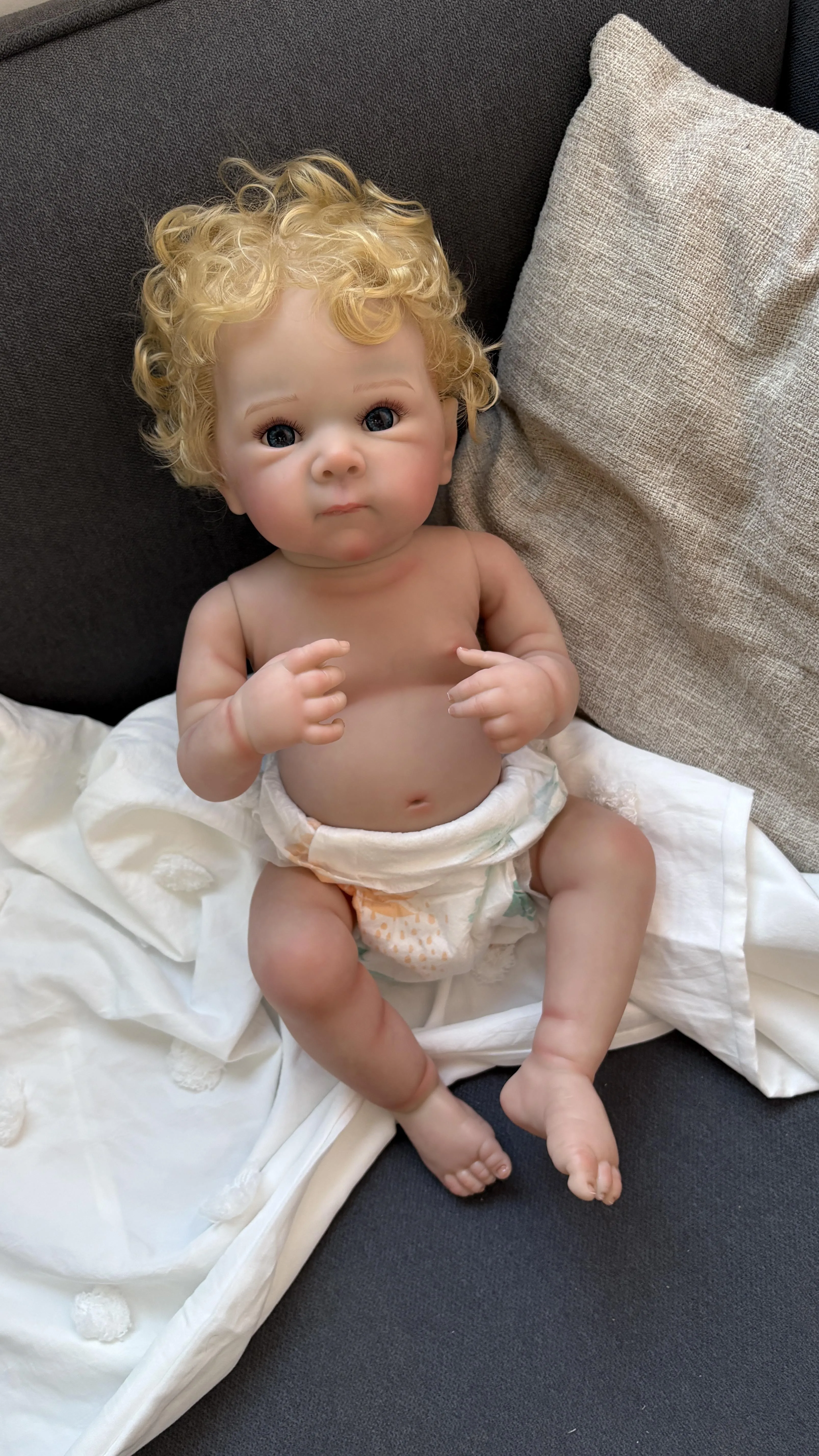 19インチ 衣類を除く ベティ ハンドルートヘア フルビニールボディ リアルなリボーンドール 多層塗装 3Dスキン コレクタブル