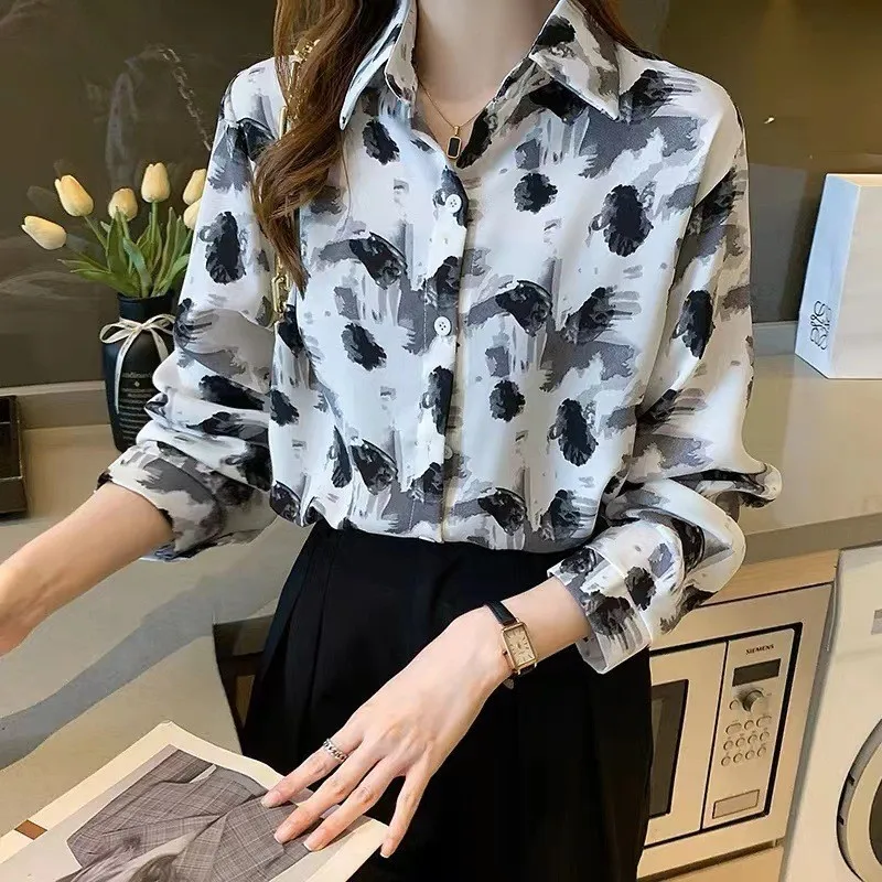 2025Spring and Autumn Elegant Female Blouses ﻿ Loose Striped All-Matching Single-Breasted Shirts Ladies Blouse
