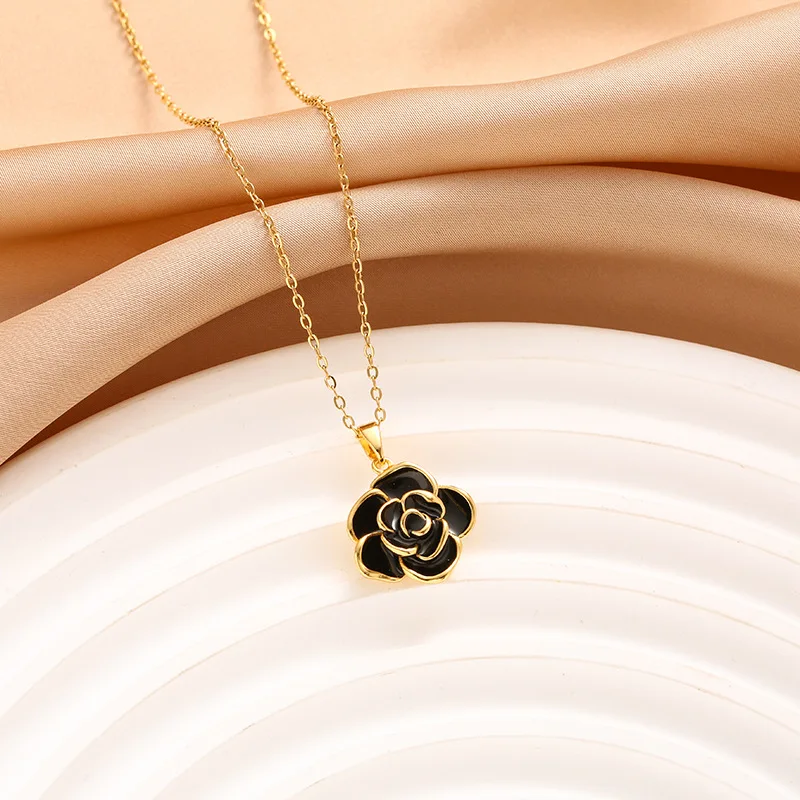 Naszyjnik damski z kamelią, stal tytanowa, uniwersalny, wysokiej jakości łańcuszek na obojczyk, na wiosnę i lato.