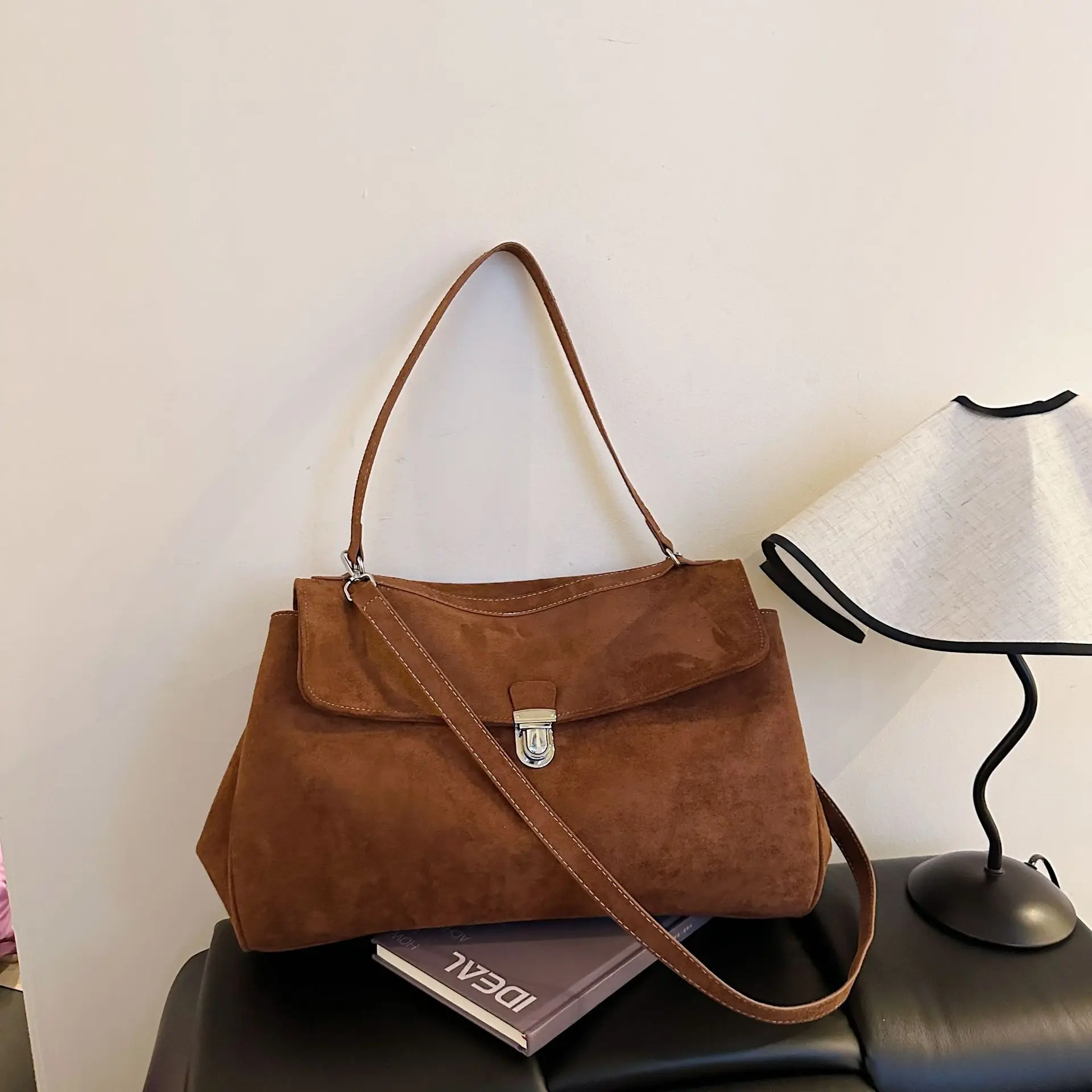 

2025 Niche Underarm Bag, Vintage Shoulder Purse for Women, Spacious Commuter Crossbody, Chic Day to Night Tote, Textured Sling