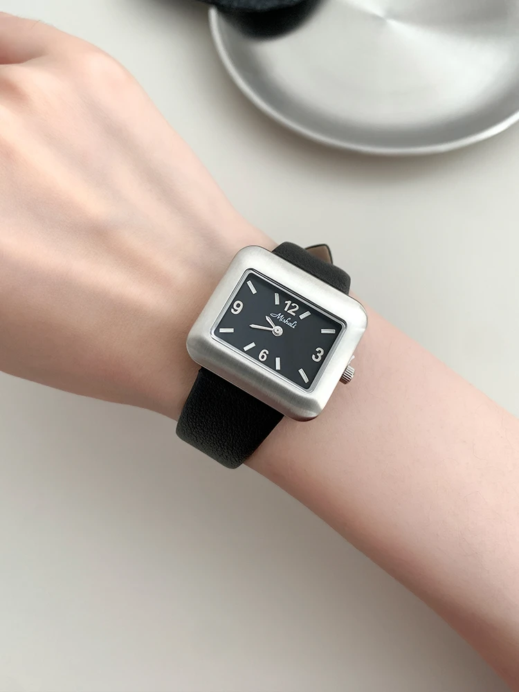 2024 New Digital Fashion Watch Simple Square Small Dial Student Leather Belt Women Wristwatch Reloj DeMujer Dropshipping