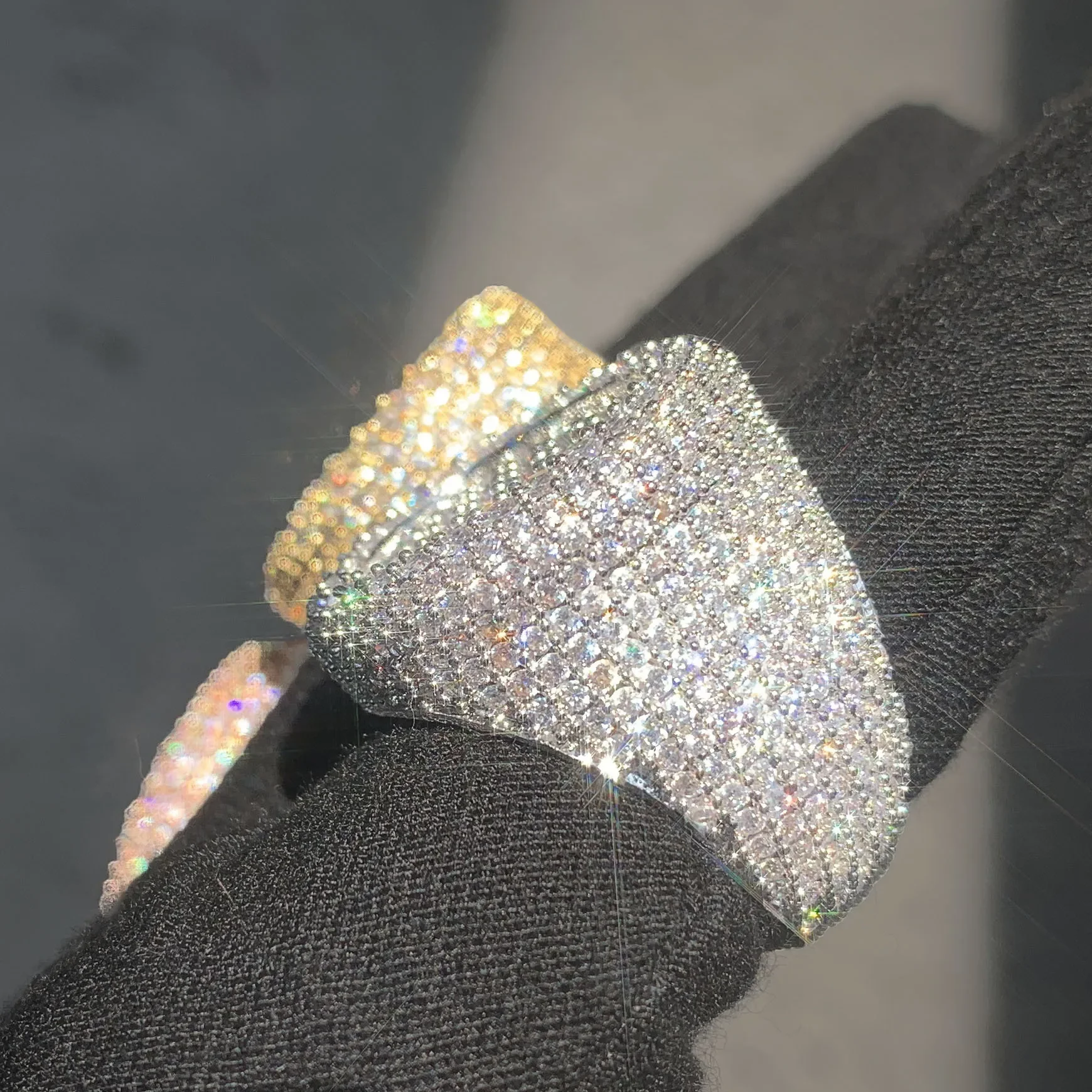 Hip Hop Ring Round Fully Iced Zircon Fashion Women Men Rings 18K Gold Plated Copper Jewelry For Gift New 2025