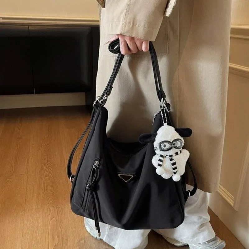 

Роскошная дизайнерская сумка для подгузников для женщин: элегантная кожаная сумка-тоут, стильная сумка через плечо, новый стандарт.