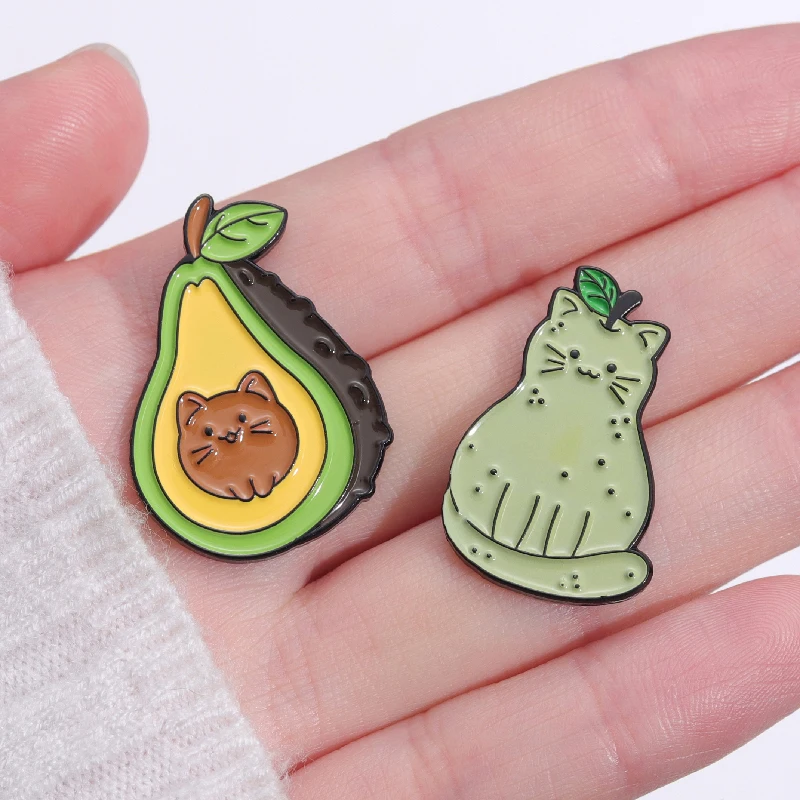 Gato fruta esmalte pinos melancia laranja limão kiwi abacate broche crachá dos desenhos animados animal jóias presente para crianças amigos