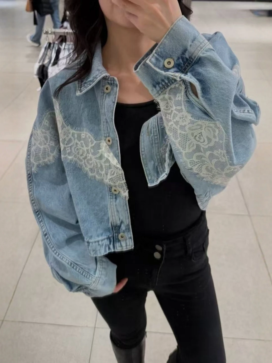Casual Style Short Lace Insertion Motorcycle Feel Denim Jacket Women's Fashion Spring Collection Button Closure Long Sleeve Coat