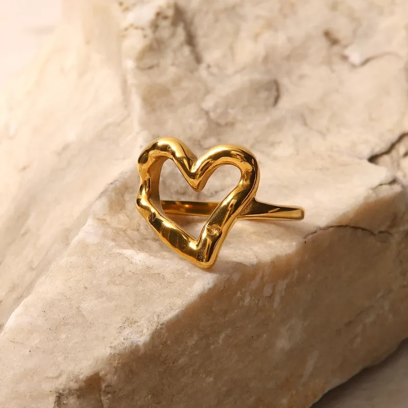 

Fashion Hammer Patterned Heartshaped Titanium Steel Goldplated Non Fading Women Ring Birthday Party Wedding Jewelry Gift