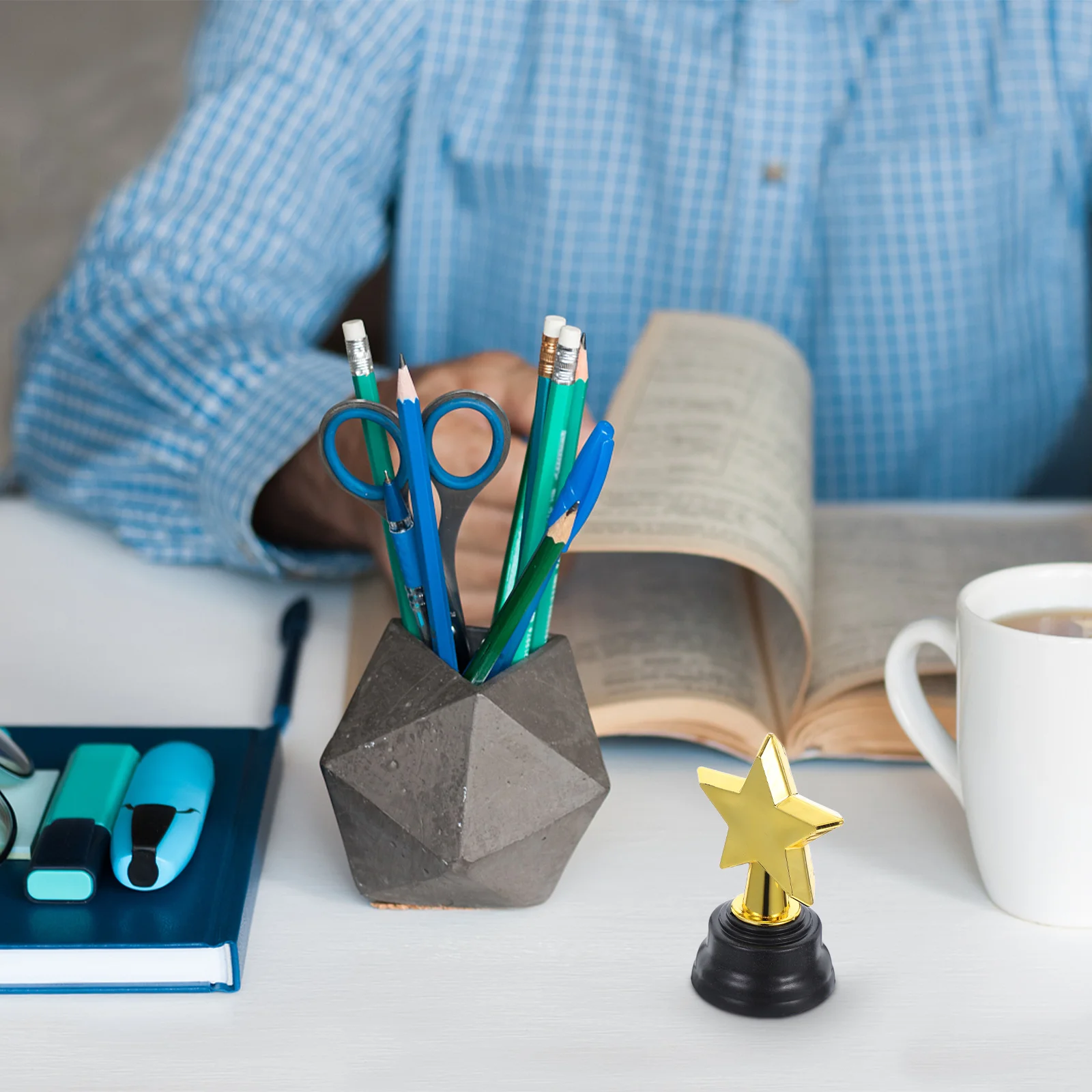 

6Pcs Plastic Star Trophies Small for Kids Party Competition Classroom Graduation Ceremony Small Trophy for Kids