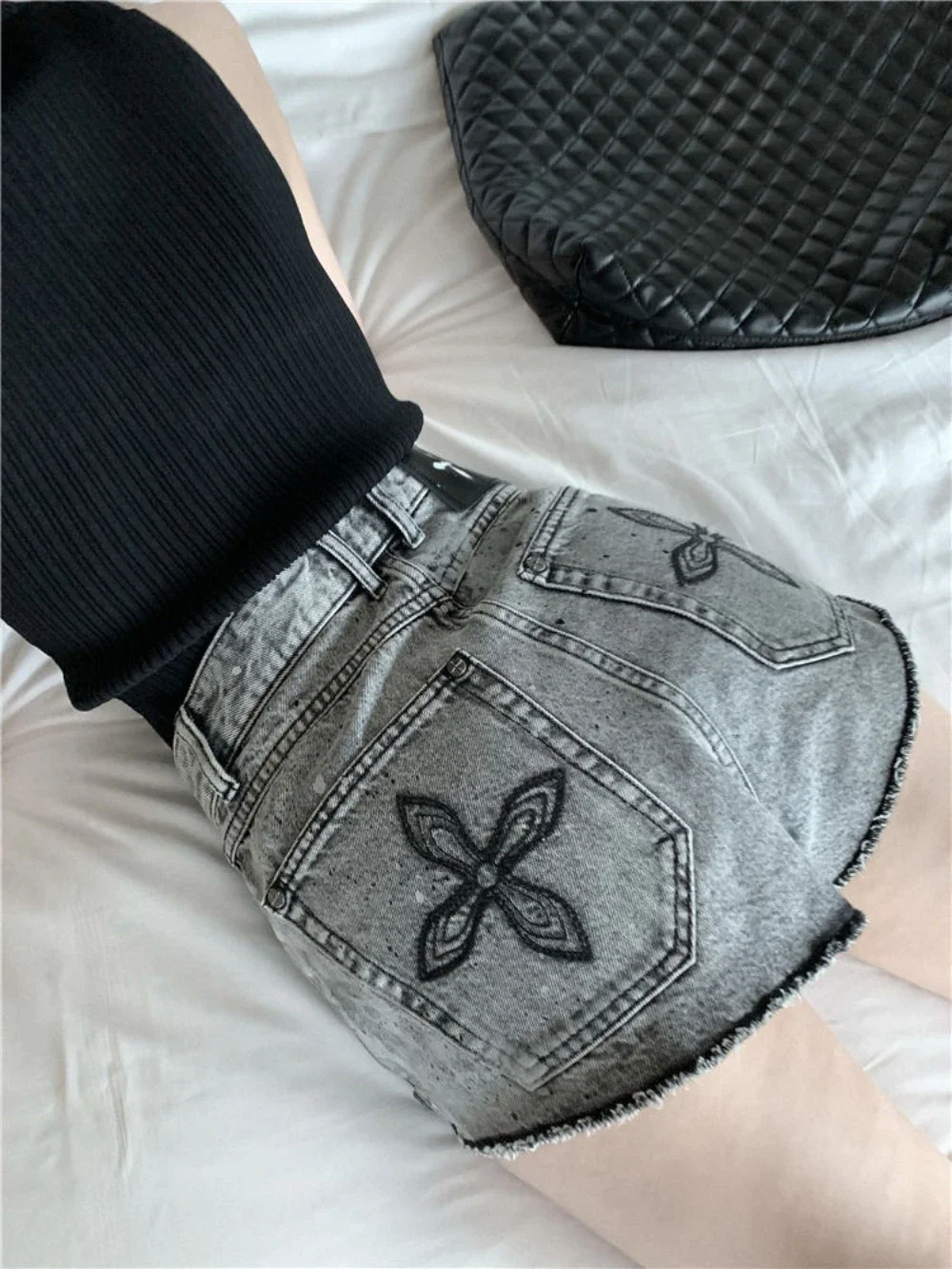 

Wide With Waist Pocket Women's Denim Shorts Y2k Harajuku 2000s Clothes Designer Fashion Youthful XL Hot Female Short Jeans Pants