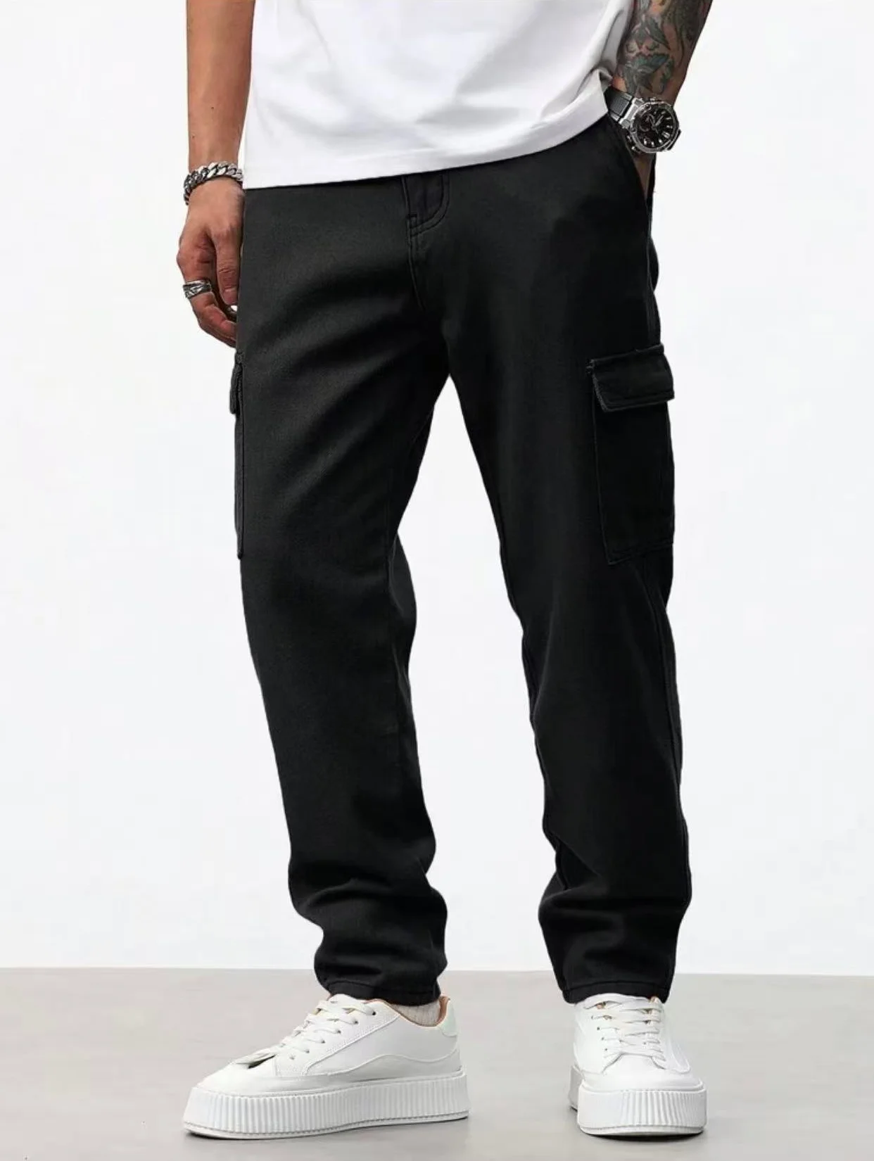 

Men's Regular Fit Jeans Black Wash Men's Outdoor Pants with Side Pocket Flaps for Practical Daily Use