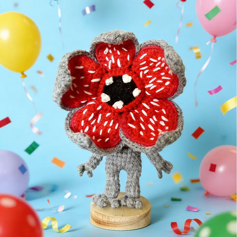 

Вязаная крючком фигурка цветка-«людоеда» ручной работы: уникальная игрушка амигуруми, небольшой подарок для домашнего декора и коллекционирования
