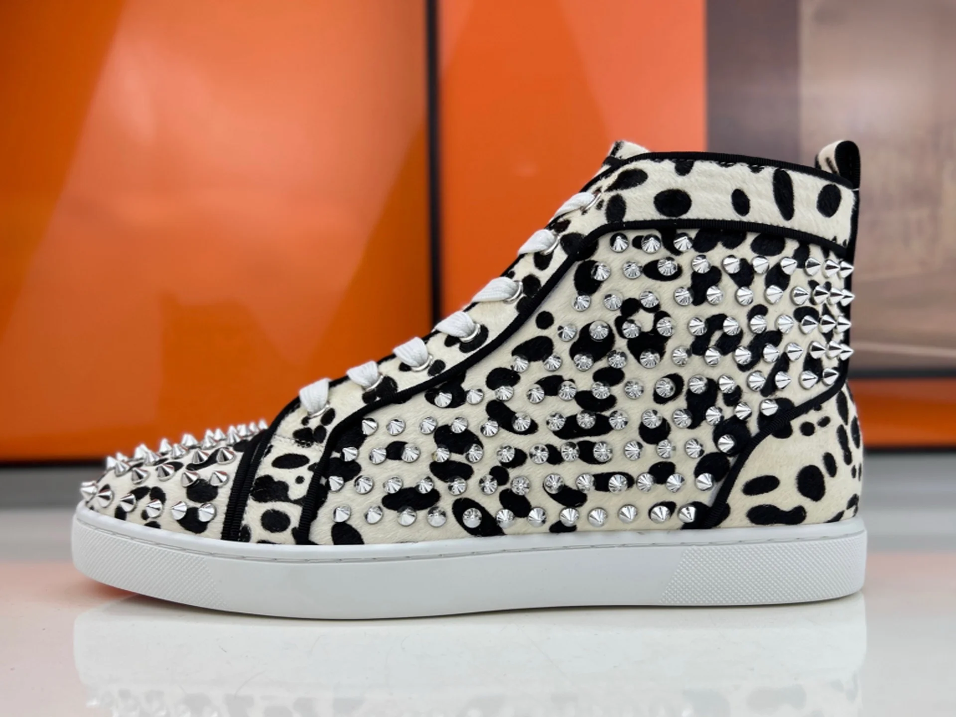 Luxury Men's Silver Spikes High Top White Leopard Hair Leather Lace Up Loafers Red Bottom Casual Skate Trainers Club Boat Shoes