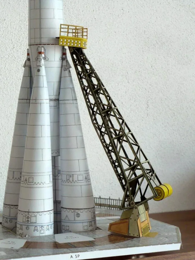 1/80 Russian Soyuz Carrier Rocket with Launcher 60cm 3D Paper Model DIY Handmade Toy