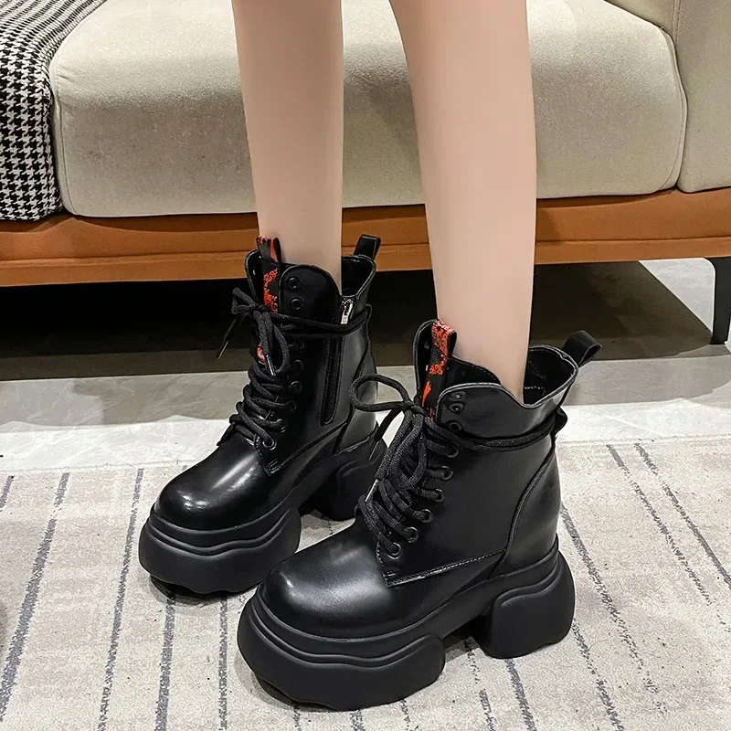 Botas de tornozelo femininas, tênis de plataforma, salto alto, botas de couro volumosas, botas de motocicleta com renda, novo, outono, inverno, 11cm