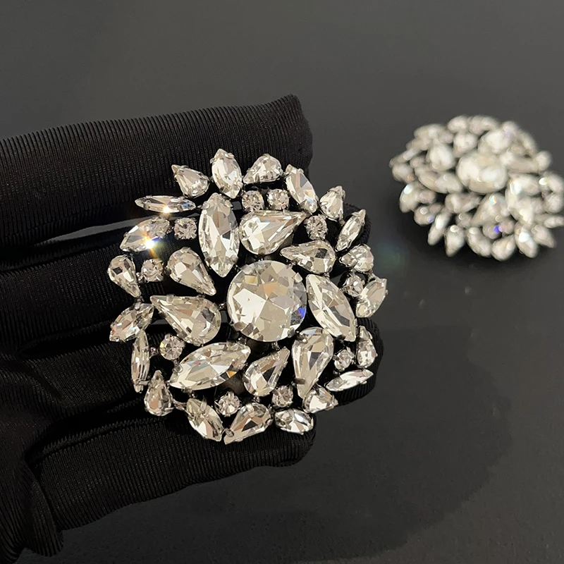 

Europe Luxury Crystal Ear Clip Top Quality Designer Earrings Women Fashion Delicate Sparkling Jewelry